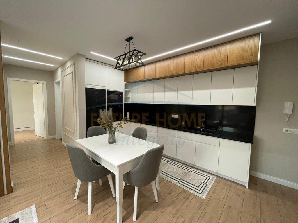 Qera, Apartament 2+1+2+2 Poste parkimi, Liqeni i Thatë, Tiranë.