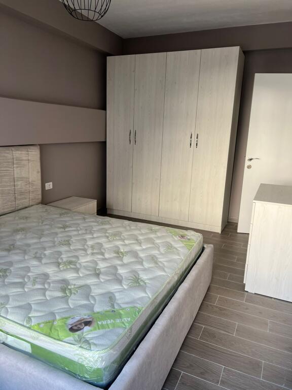 APARTAMENT ME QERA 2+1+PARKIM KODRA E DIELLIT 2 700 EURO