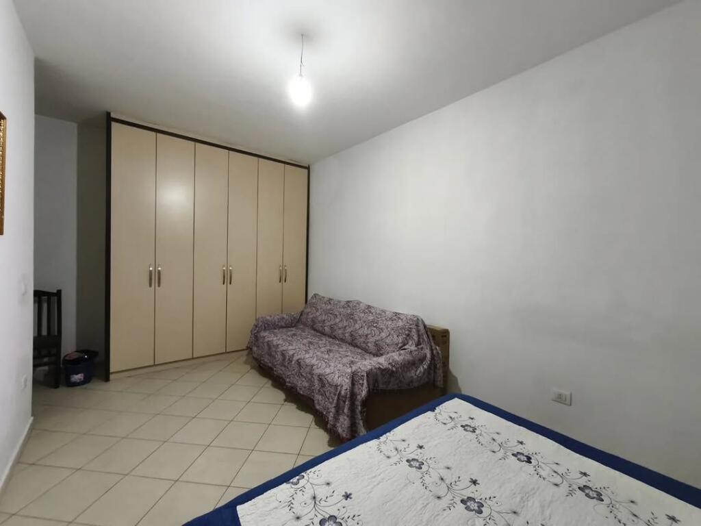 Appartamento 1+1 (Soggiorno con Cucina + 1 Camera da Letto). * Zona: Fresku, Tirana.