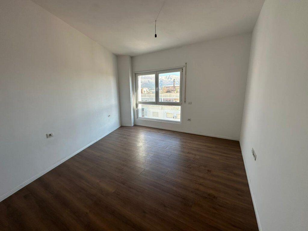 Vendiamo appartamento 2+1+2 in Via Barrikadave 283.000 € Superficie totale 110m2