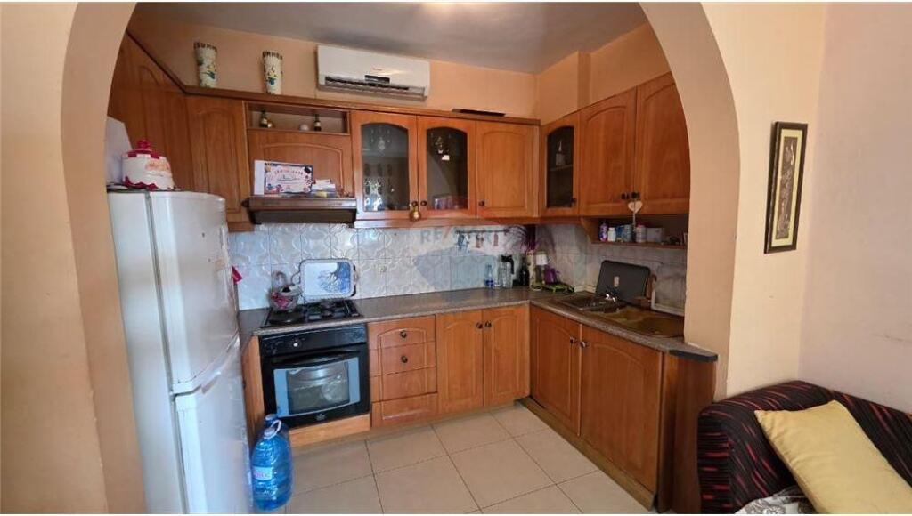 🏢 Appartamento 2+1 in Vendita – Centro di Vlora, vicino al Municipio