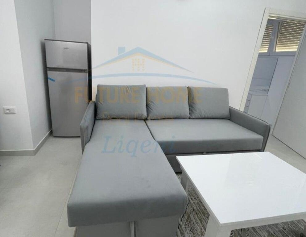 Apartament 1+1 me qera tek Kopshti Botanik.