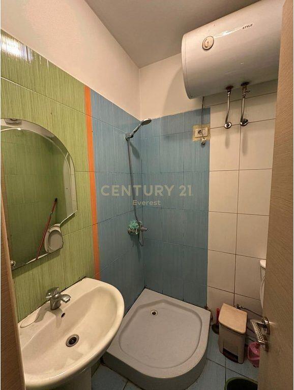 Apartament 1+1 ME QIRA NE 5 MAJ