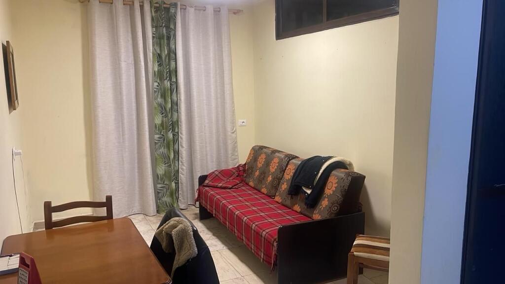 🏡 JEPET ME QIRA APARTAMENT 1+1 – QENDËR, PAZARI I RI