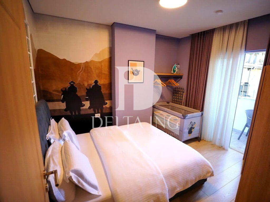 Shitet apartament 2+1 tek Shallvaret