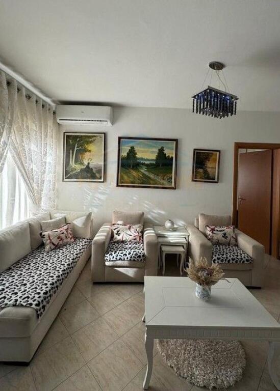Shitet, Apartament 1+1, Rruga Muhamed Deliu,Fres