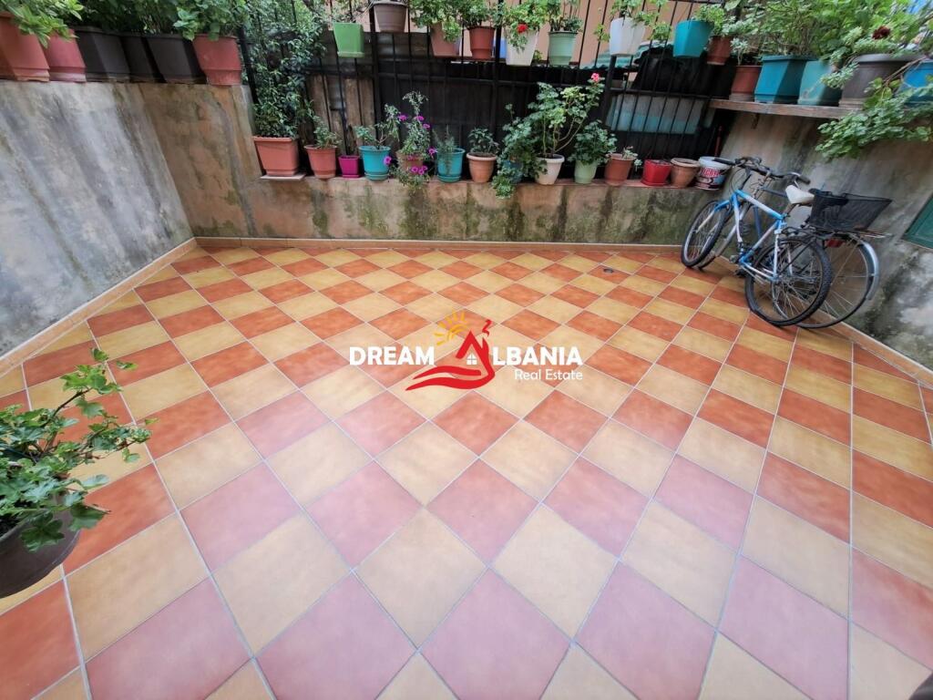 Apartament dublex 3+1 me verande dhe 1 dhome bodrum ne shitje ne rrugen Jordan Misja ne afersi te Gjykates se Krimeve te Renda ne Tirane (ID 4139139)
