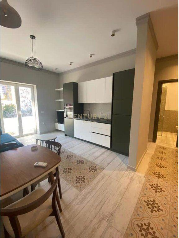 Affittasi 2+1 presso Hotel Colosseo. 800 € /Mese Superficie Totale 65m2