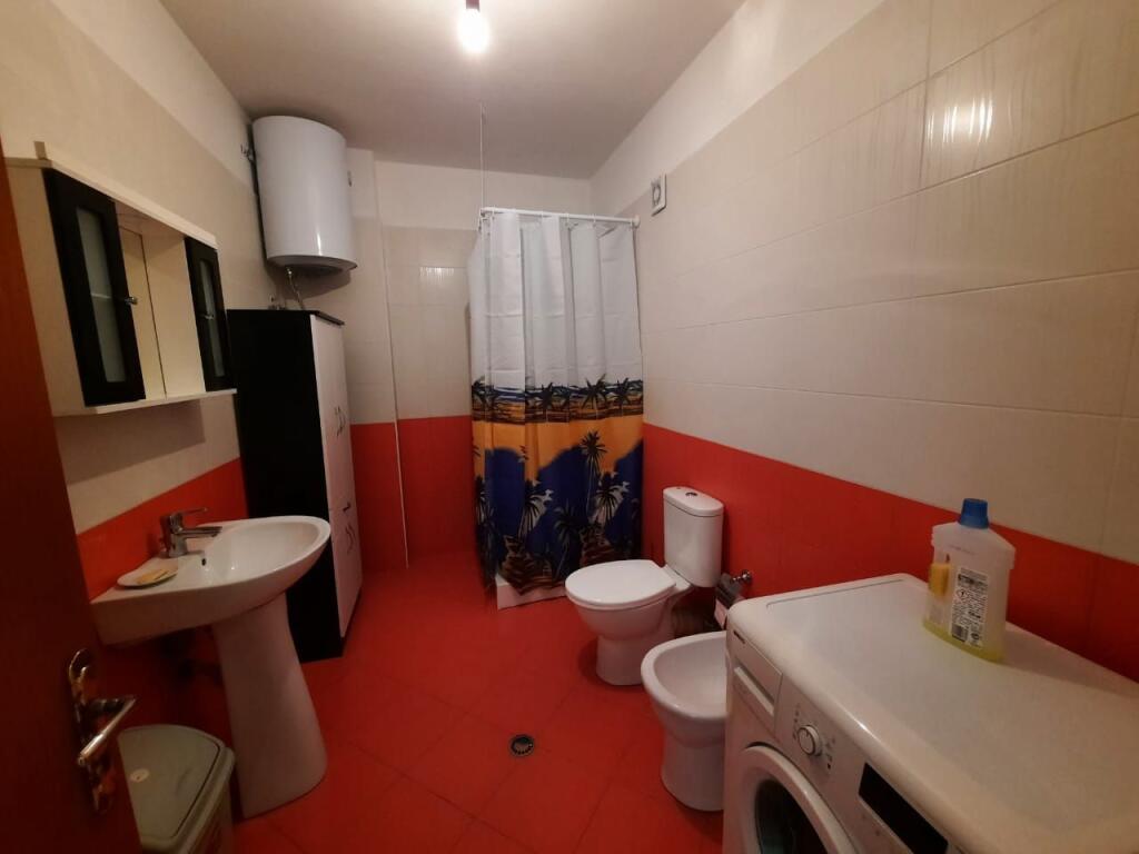 Jepet apartament me qera 2+1 LAGJA 13 DURRES me pamje deti