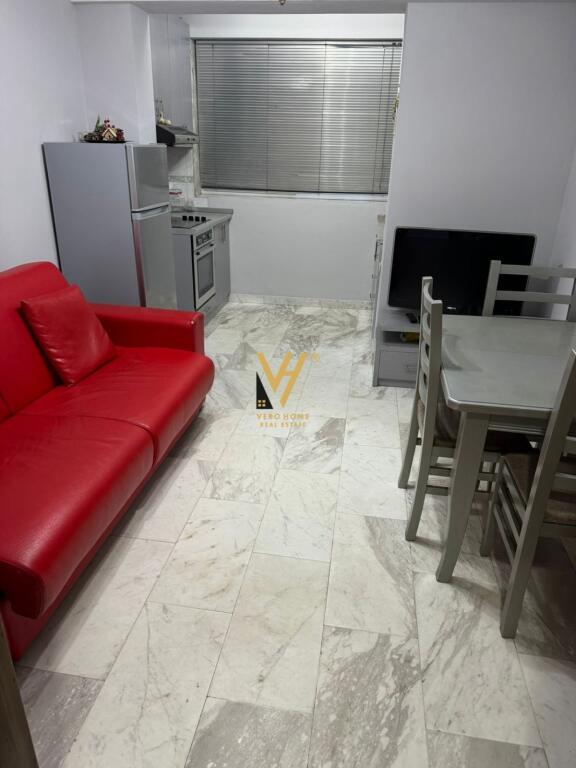 JEPET APARTAMENT 1+1 ME QIRA TE STADIUMI DINAMO 50.000 LEKE