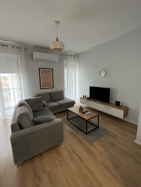 🏠 Appartamento moderno 2+1+2 in affitto  📍 Via Dritan Hoxha – Zona Aura