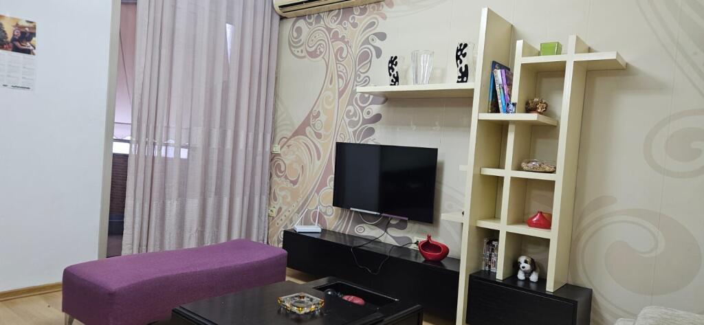 Apartament 2+1+Ballkon me Qira tek Pazari i Ri