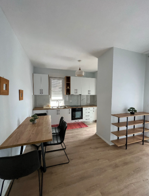 🏠 Appartamento moderno 2+1+2 in affitto  📍 Via Dritan Hoxha – Zona Aura