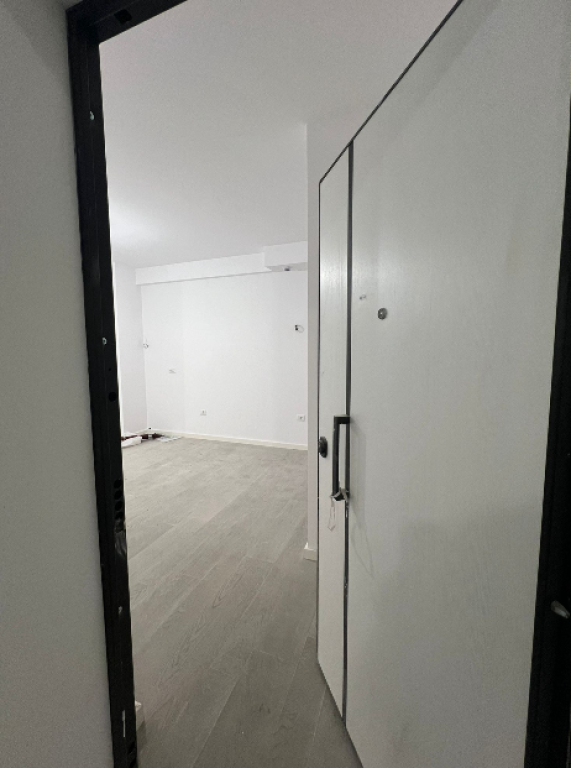🏢 Ufficio in affitto 2+1+2  📍 Via Dritan Hoxha – Zona Aura
