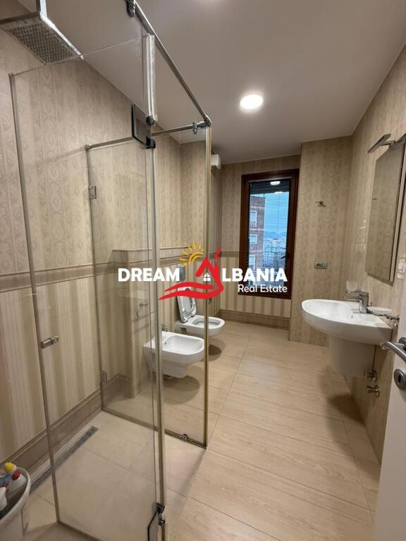 Jepet me Qera Zyre/Ambient Biznesi tek Rruga e Kavajes prane Delijorgjit ne Tirane (ID 4261900)