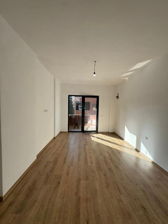 Vendiamo appartamento 2+1 in Via E. Elbasani a Xibraku