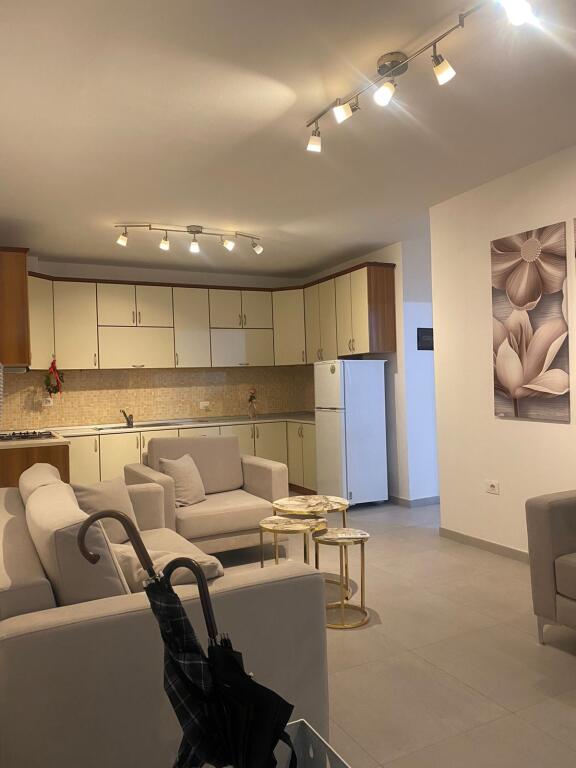 Apartmaent 2+1 tek Ish Ekspozita