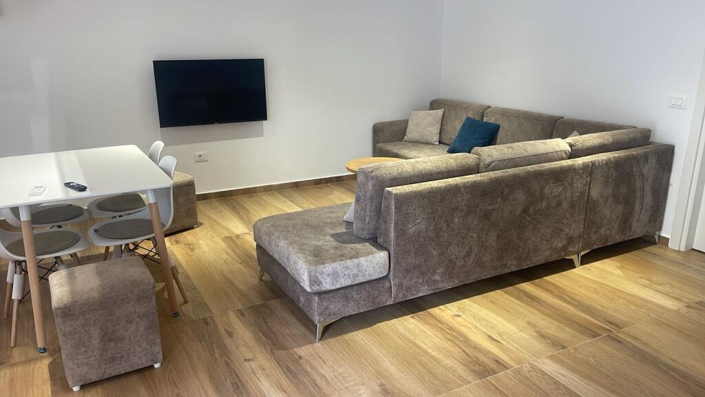 Jepet apartament 1+1 dubleks prane Kodra e Diellit 2!