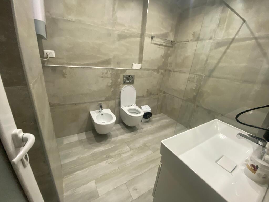 2+1, in via Barrikadave, prezzo 250 mila euro, parcheggio opzionale offerto