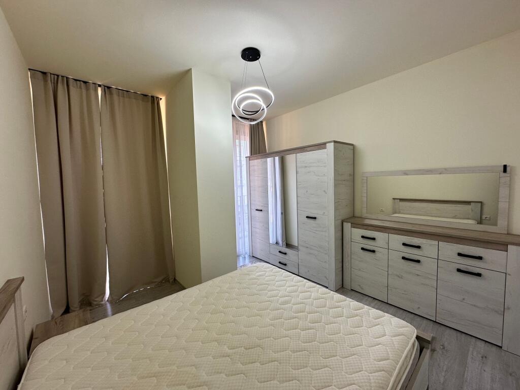 Apartament me qira plus post parkimi