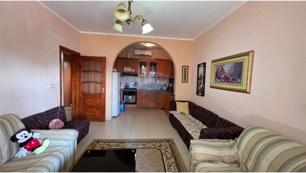 🏢 Appartamento 2+1 in Vendita – Centro di Vlora, vicino al Municipio