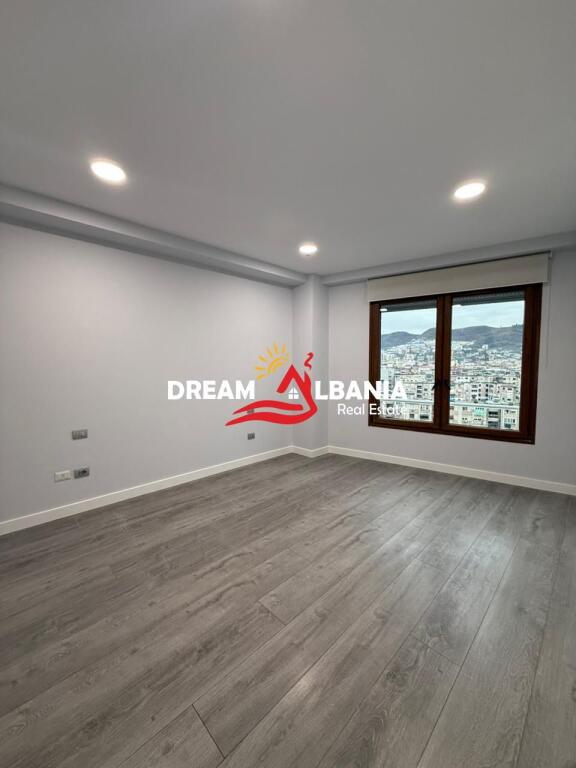 Jepet me Qera Zyre/Ambient Biznesi tek Rruga e Kavajes prane Delijorgjit ne Tirane (ID 4261900)
