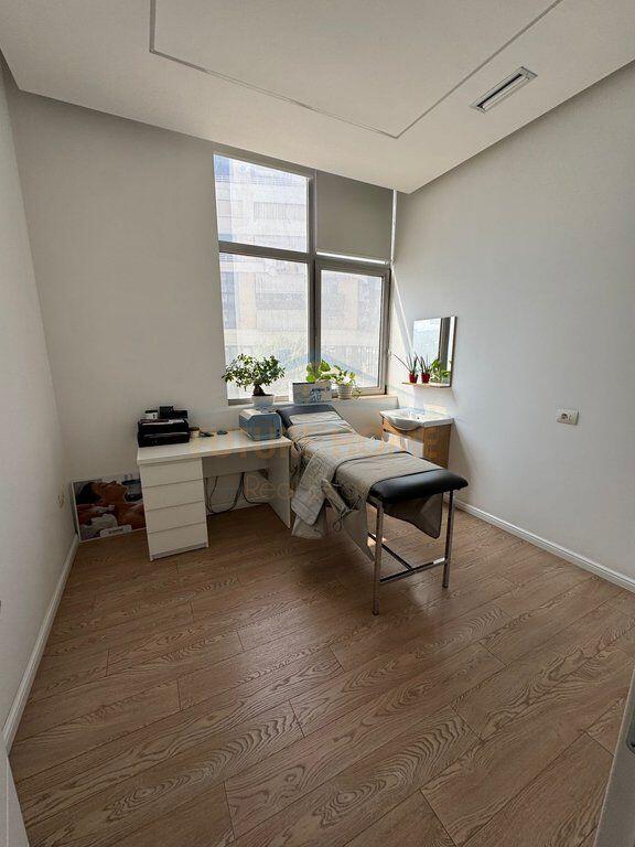 Home / Proprietà / UNA57592  Cerca Appartamenti, Terreni, Ville, Uffici in Vendita o Affitto  Affitto, Locale Commerciale, presso Rotondo Astiri, Tirana 4.000 €
