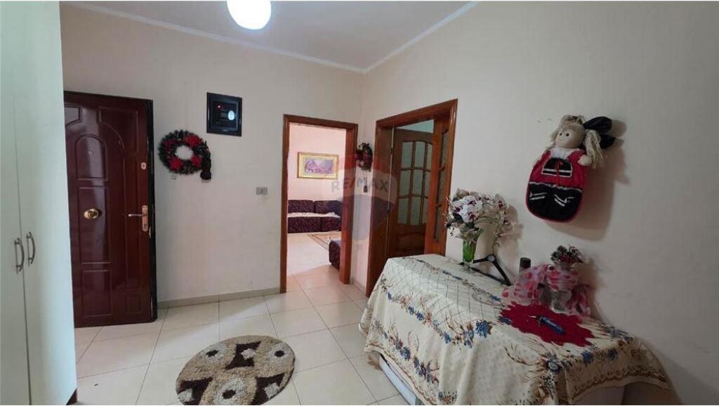 🏢 Appartamento 2+1 in Vendita – Centro di Vlora, vicino al Municipio