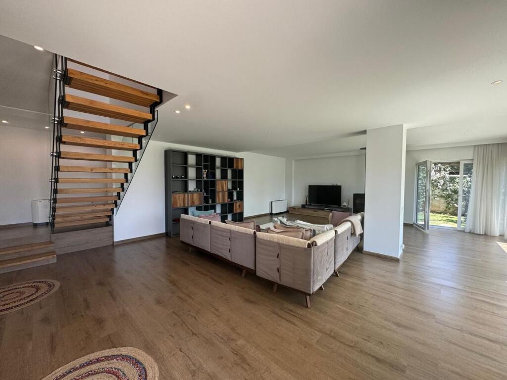 Affittasi Villa di Lusso in Residenza Privata – Zona TEG | Long Hill