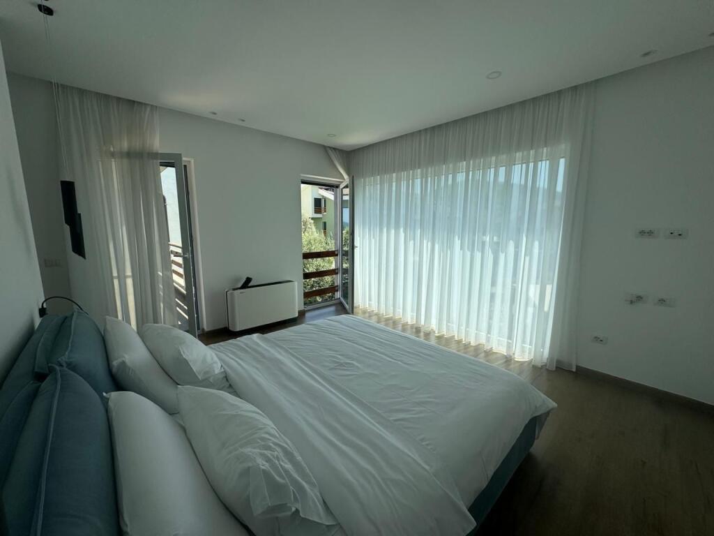 Affittasi Villa di Lusso in Residenza Privata – Zona TEG | Long Hill