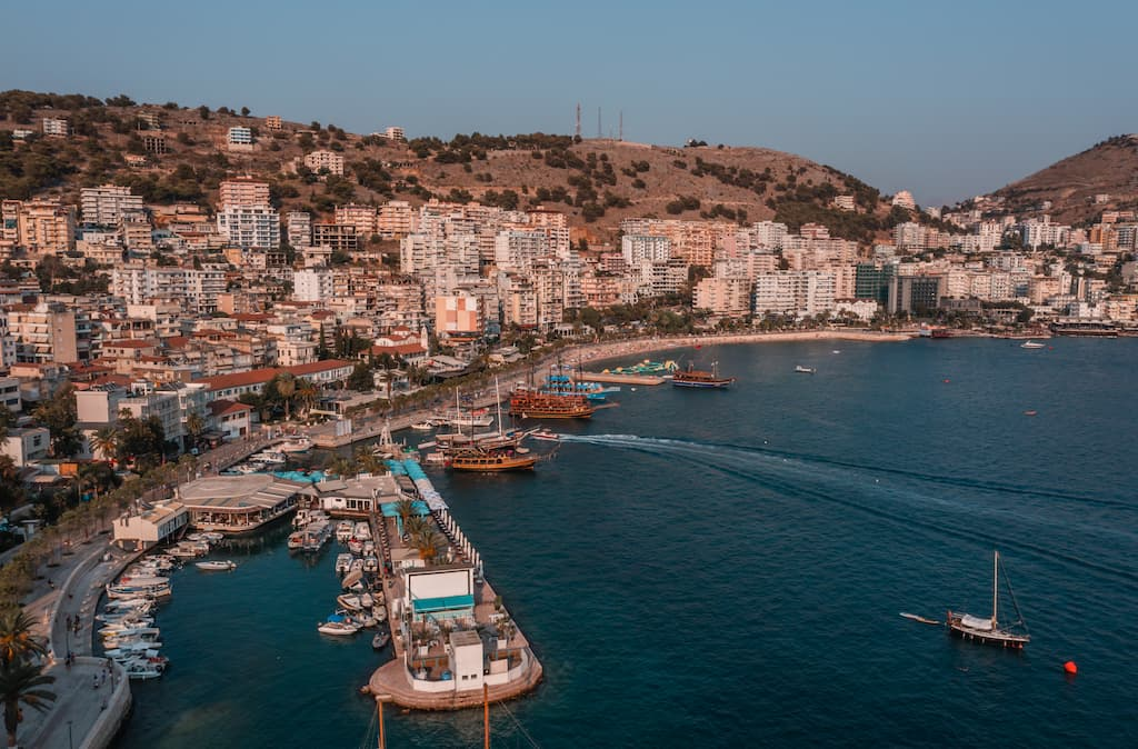 Shitet Apartament 1+1 ne Sarande
