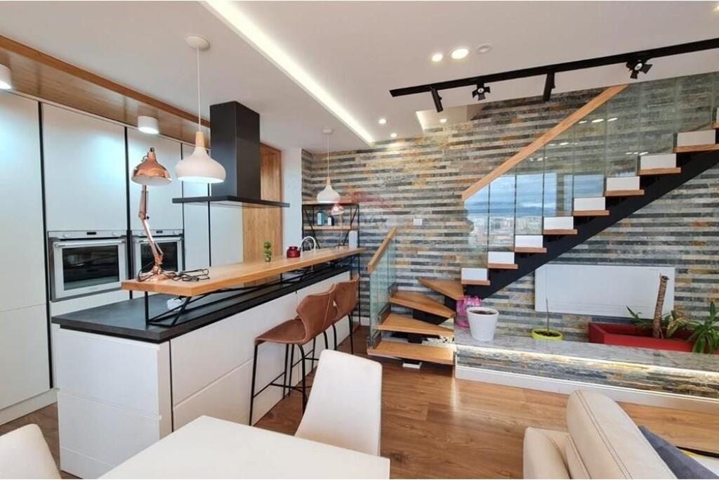 DUPLEX IN VENDITA A KODRA E DIELLIT!