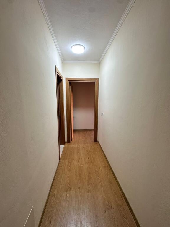 Apartament 2+1 ne fund te rruges 5 Maji