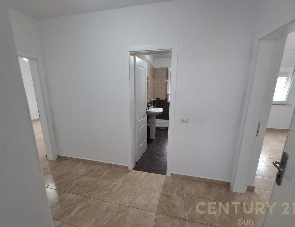 Apartment 1+1+balcony for sale on Kavaja street near auto Kadiu 129,000 € !!!
