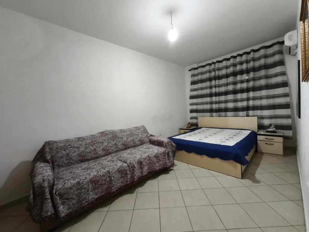 Appartamento 1+1 (Soggiorno con Cucina + 1 Camera da Letto). * Zona: Fresku, Tirana.