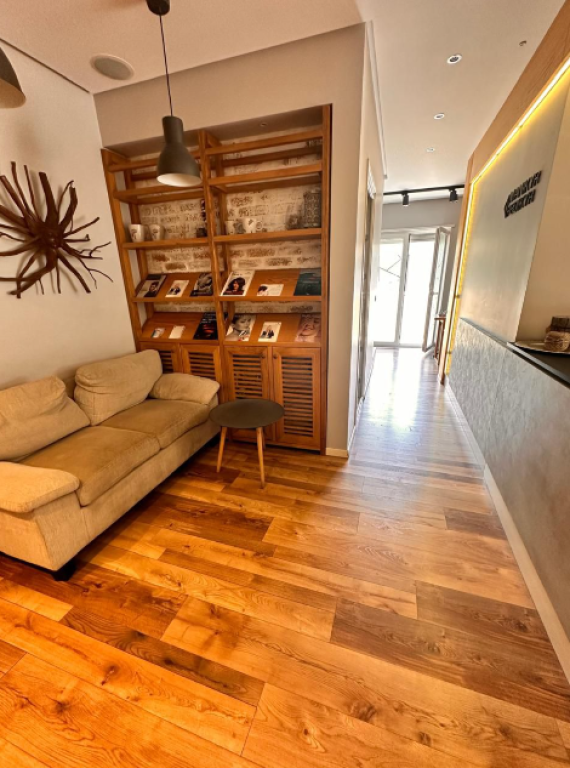 🏢 Don Bosko – Locale commerciale in affitto (Parrucchiere / Estetica)  