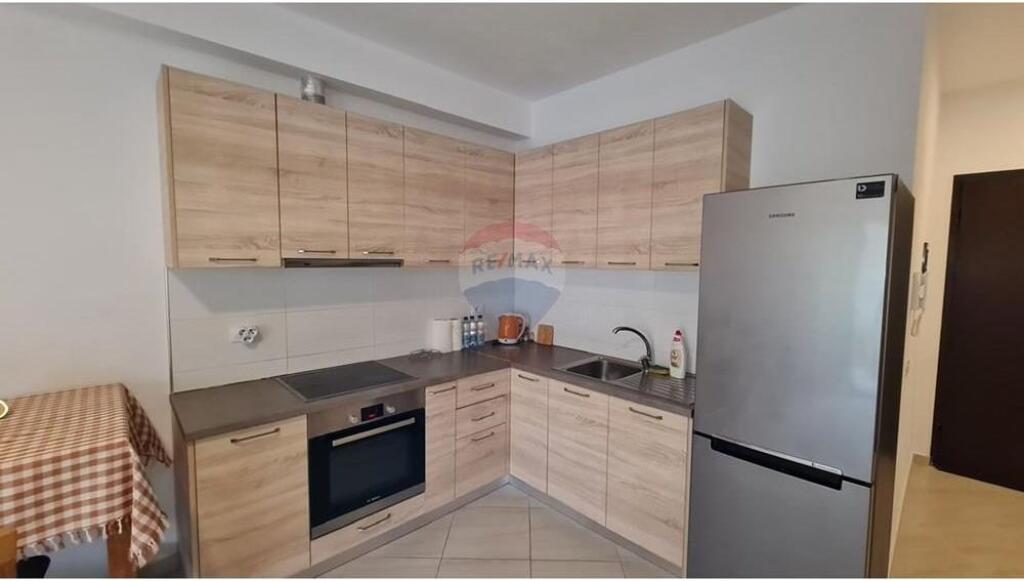 🏡 Apartament 1+1 për Shitje – Lungomare, Vlorë