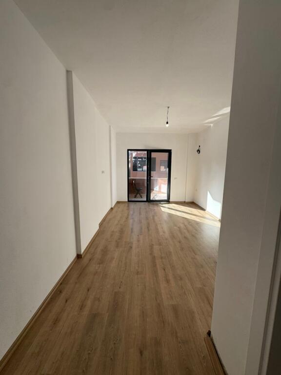 Vendiamo appartamento 2+1 in Via E. Elbasani a Xibraku