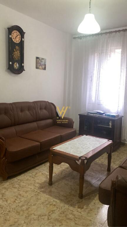 JEPET APARTAMENT 1+1+BLK ME QERA TE KOMUNA PARISIT 55.000 LEKE