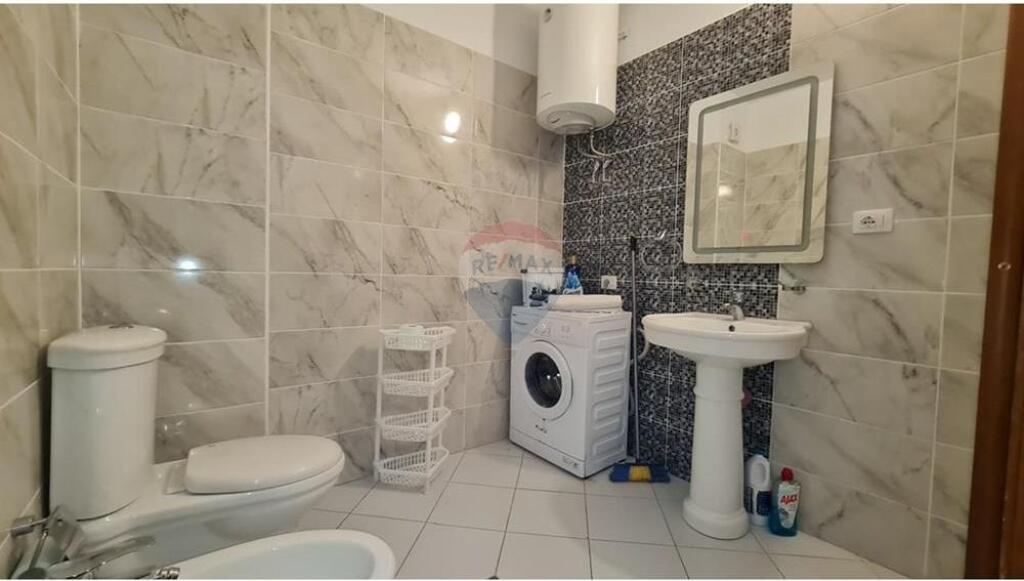 🏡 Apartament 1+1 për Shitje – Lungomare, Vlorë