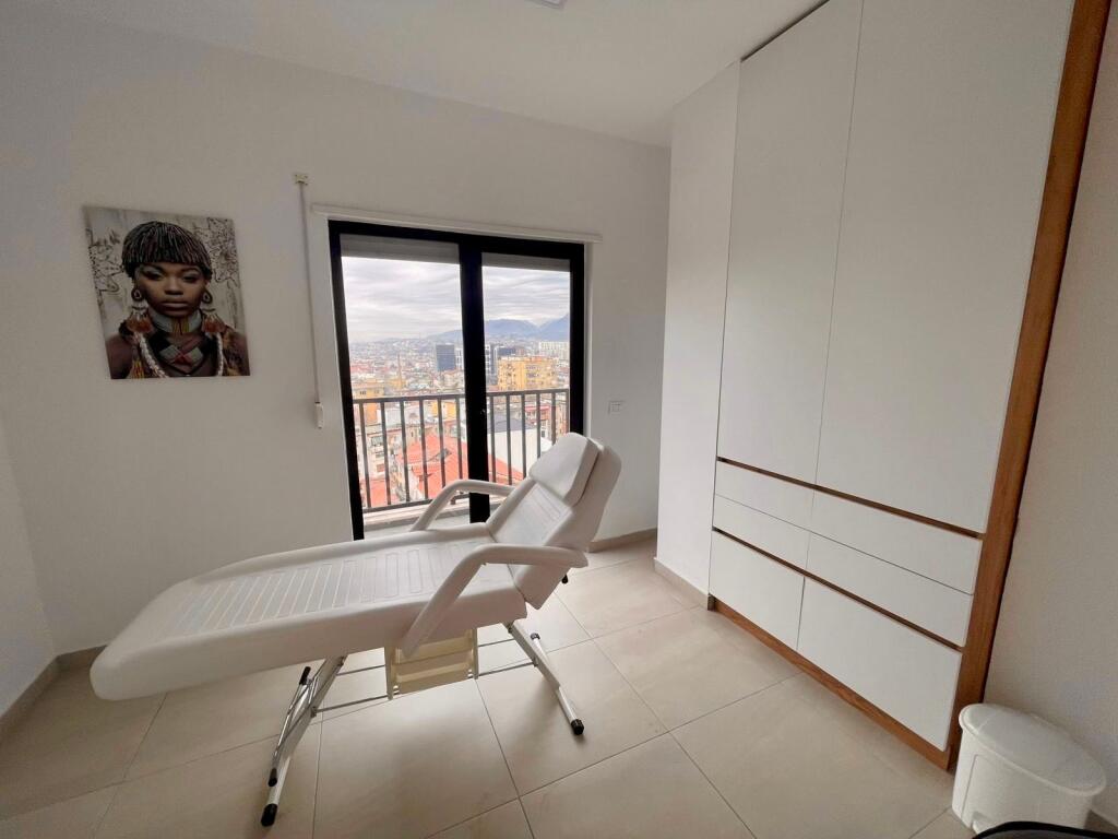 📣 SHITET Apartament 3+1 Me 2 Tualete 📍 Prane Viles Gold 🛣️ Rruga e "Dibres" 💶 261.000 Euro ✨