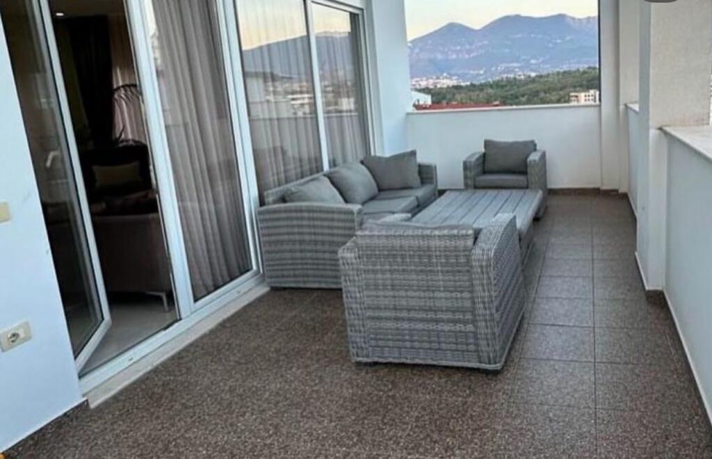 🏡 Jepet me Qira Apartament 3+1+2 + Garazh – Kompleksi FZ