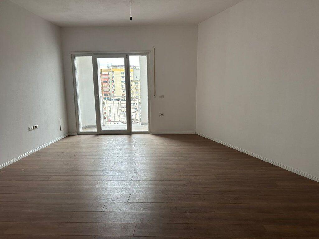 Vendiamo appartamento 2+1+2 in Via Barrikadave 283.000 € Superficie totale 110m2