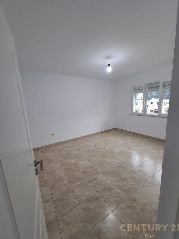 Apartment 1+1+balcony for sale on Kavaja street near auto Kadiu 129,000 € !!!
