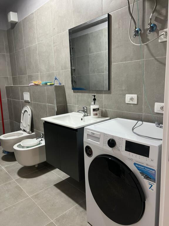 APARTAMENT ME QERA 2+1+PARKIM KODRA E DIELLIT 2 700 EURO