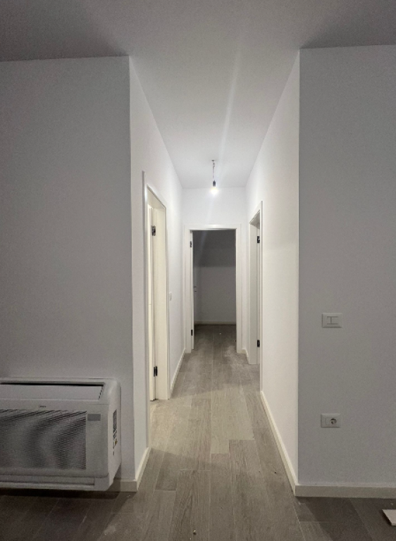 🏢 Ufficio in affitto 2+1+2  📍 Via Dritan Hoxha – Zona Aura