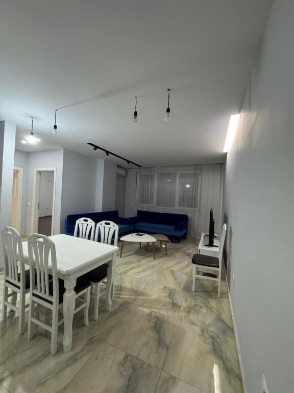 Apartment 2+1, Astir!