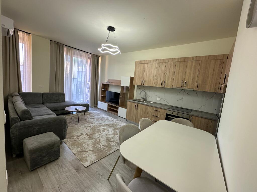 Apartament me qira plus post parkimi