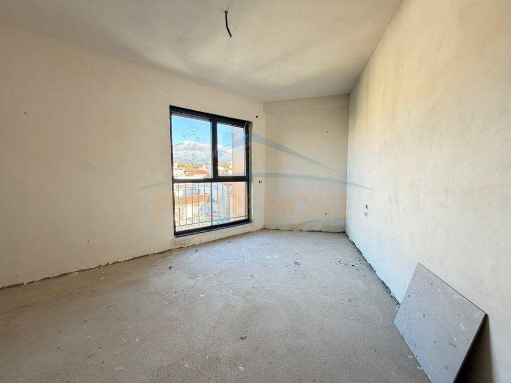 Shitet, Apartament 1+1, tek Kompleksi Grand, Tiranë.