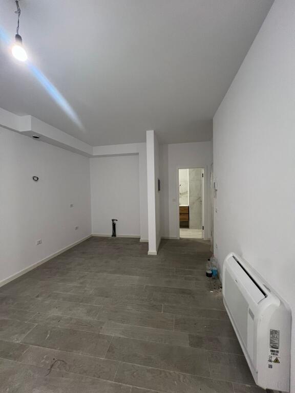 🏢 Ufficio in affitto 2+1+2 – Via Dritan Hoxha (Aura) 